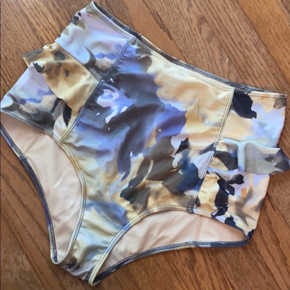 Kortni Jeane Floral bottom